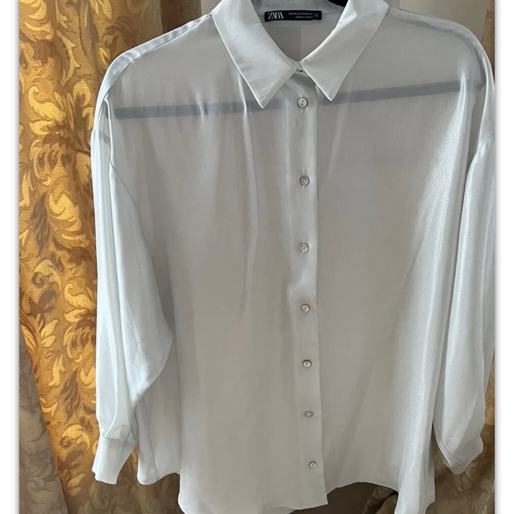 NWOT ZARA White OVERSIZED Style Buttons  Blouse Sleeve Size XS
